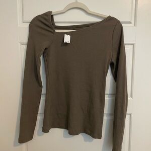Gab Asymmetrical Long Sleeve Top